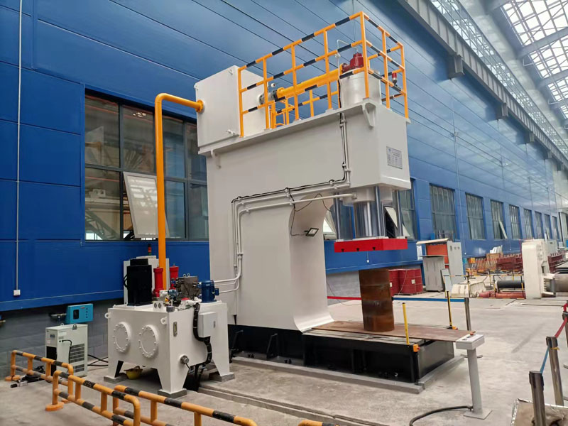 Single-column hydraulic press